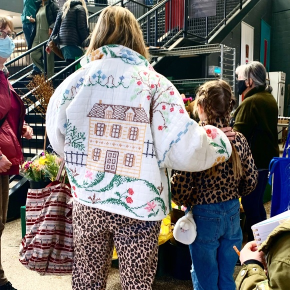 Meet your Posher, Christine - Picture 1 of 2